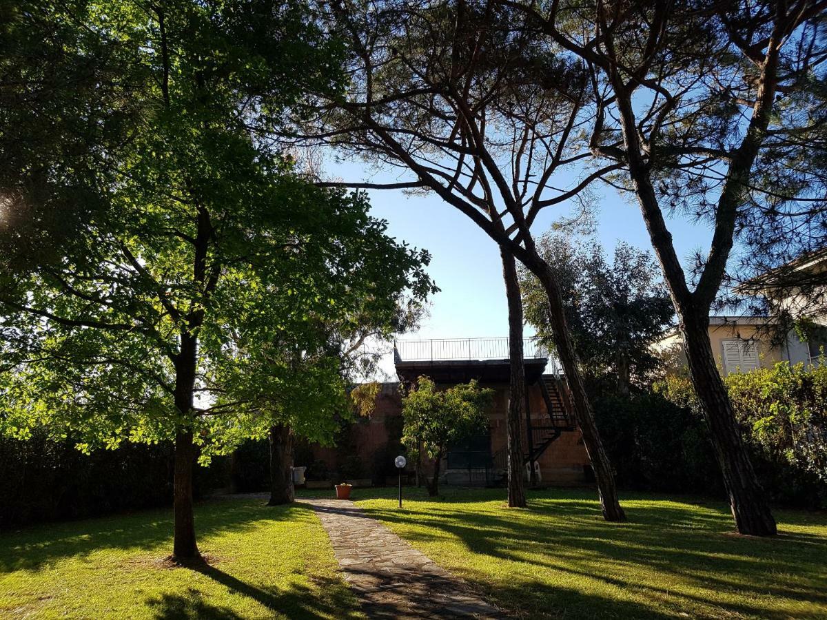 Mansarda Stefania Ameglia Exterior foto